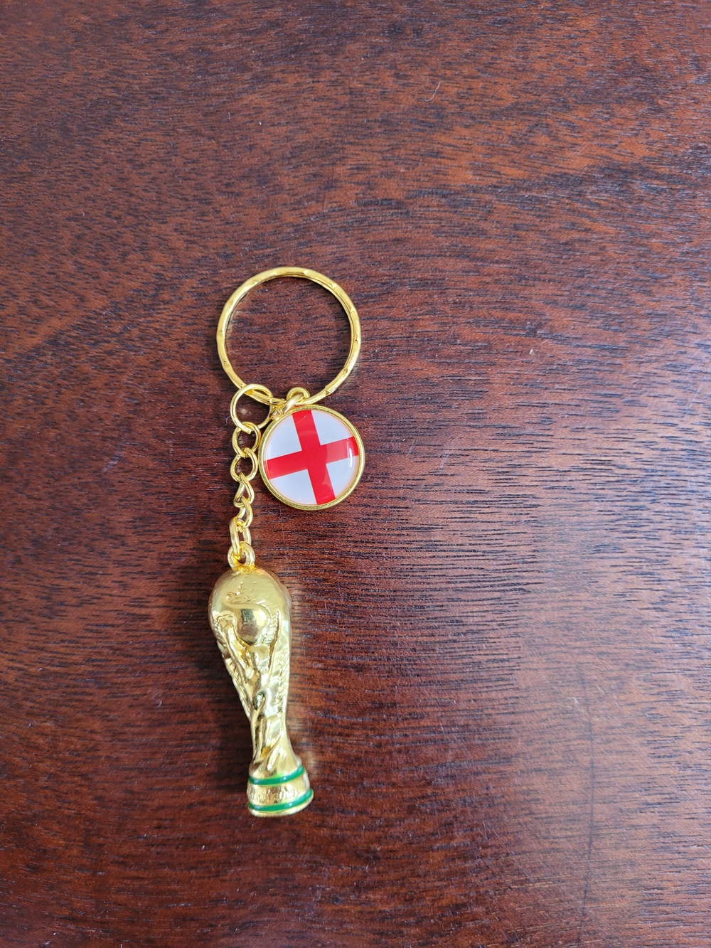 Brand New 2026 Fifa World Cup Trophy Keychain ENGLAND Flag